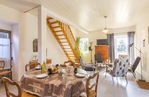 Monnieres Casa | Gîte typique au cœur de Monnières, proche Sèvre, jardin privatif, Wifi, idéal pour pêche et rando - FR-1-306-985
