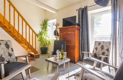Monnieres Casa | Gîte typique au cœur de Monnières, proche Sèvre, jardin privatif, Wifi, idéal pour pêche et rando - FR-1-306-985