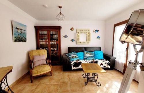 Le Brusc Casa | Gîte Villa de 78 m2 à 400m de la plage + piscine