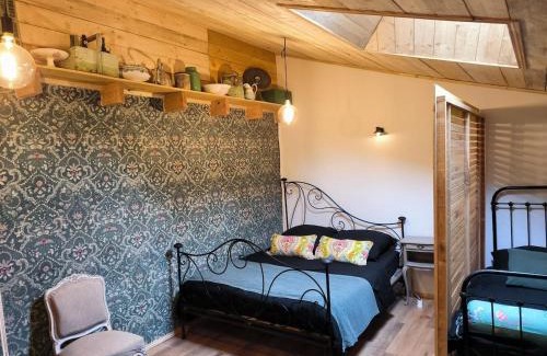 Tulette Apartamento | Gîtes à la ferme, Le Jardin Bleu