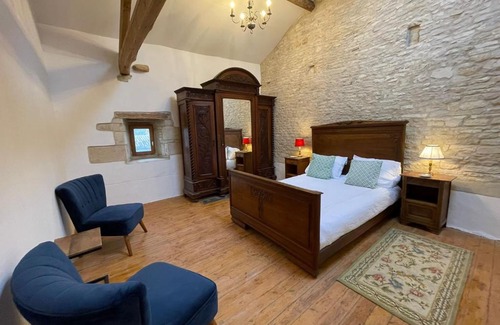 Vanzay Casa | Gîtes de Vanzay - Charming gîte - 3 bedrooms with Hot Tub