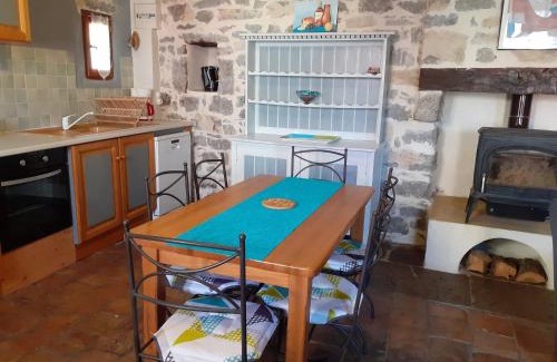Joyeuse Casa | Gîtes la FENIERE, 110m2, 3 ch, charme, calme et nature, piscine chauffée, sud Ardèche