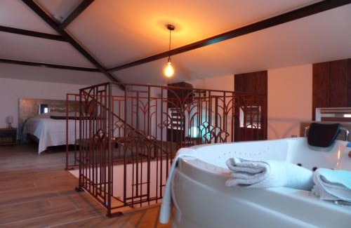 Saint-Jean-de-Crieulon Casa | Gîtes La Tour le Mas de Crieulon