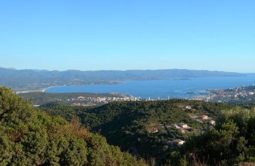 Alata Casa | Gîtes Sassone, piscine, jacuzzi et vue mer panoramique sur Ajaccio