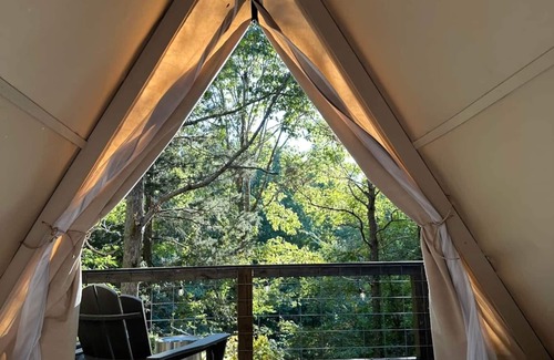 Talladega Cabina | G-1 Glamp in Bohamia - 268 acre forest retreat