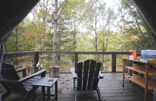Talladega Cabina | G-1 Glamp in Bohamia - 268 acre forest retreat