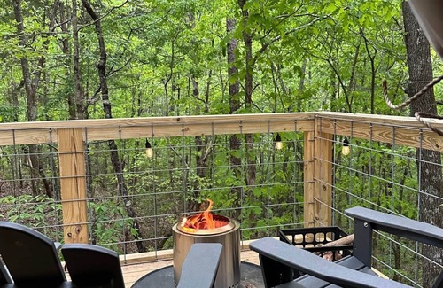 Talladega Cabina | G-5 Glamp in Bohamia - 268 acre forest retreat