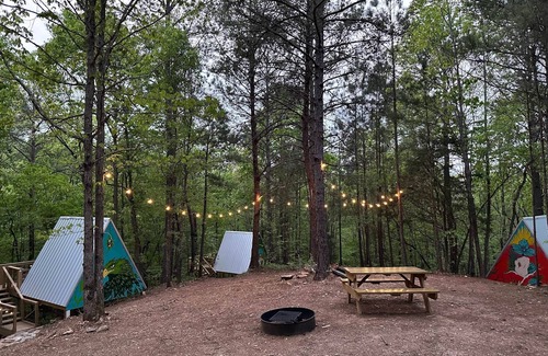 Talladega Cabina | G-5 Glamp in Bohamia - 268 acre forest retreat
