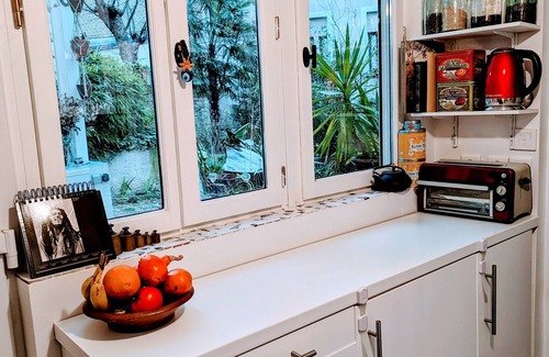 Combat Apartamento | ღ LE JARDIN PARISIEN - quiet with terrace wifi, video projector