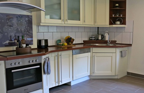 Mainz-Bingen Apartamento | (g) Roosike vacaciones en Bacharach-Steeg, moderno apartamento en el campo