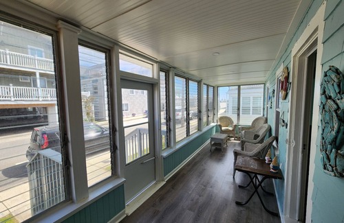 Hampton Apartamento | G St Inn Unit 7 Cozy 2-bedroom apartment in charming Hampton with AC, WiFi