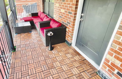Queens Casa | “G Suite”- Newly renovated! 5 minutes to JFK!