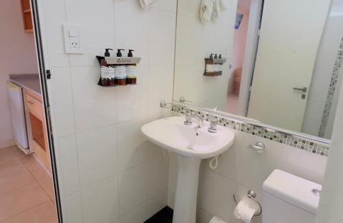 Villa Ángela Apartamento | G7 Confortable Monoambiente Triple con Cochera