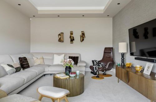 Combeinteignhead Casa | Gable View - Luxury Riverside Sanctuary