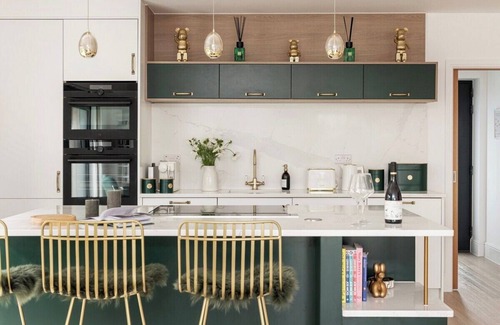 Holcombe Casa | Gable View Summary: W