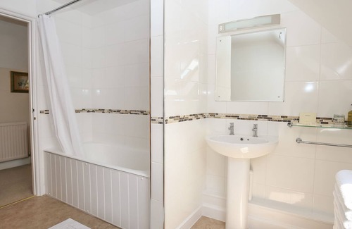 Bibury Cabaña | CASA GABLES, ideal para familias, con un jardín en Bibury, Ref 988990