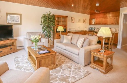 Bibury Cabaña | CASA GABLES, ideal para familias, con un jardín en Bibury, Ref 988990
