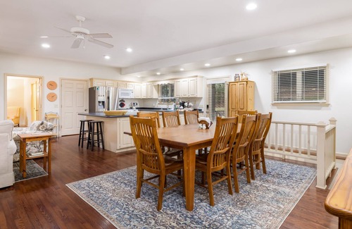 Demorest Cabina | Gaby's on the River - Perfect Vacation Home Short Walk to Chattahoochee River