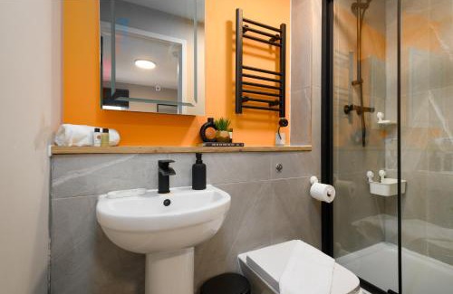 Plasnewydd Apartamento | Gad Suite by Koya Homes - 2 Ensuite Bedroom Apartment, Cardiff City Centre, Free Parking