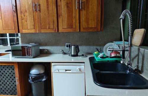 Greater Johannesburg Metropolitan Area Apartamento | Gael Guest 4