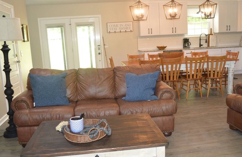 Gainesboro Casa | Gainesboro, TN House, Dale Hollow Lake, Standing Stone State Park, Roaring River