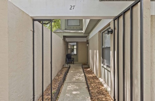 Gainesville Apartamento | Condominio Familiar con Dart Boards + Juegos, Family Friendly Condo w/ Dart Board+Games
