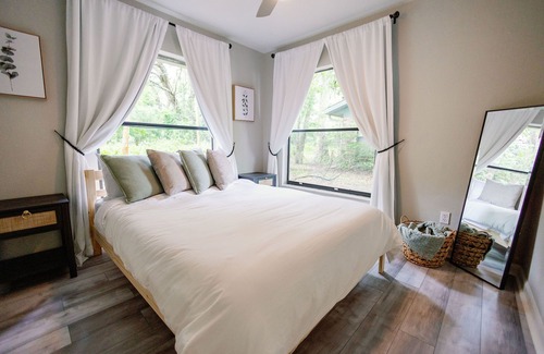 Gainesville Apartamento | Gainesville Gem: 2/2 Near Shops & Restaurants