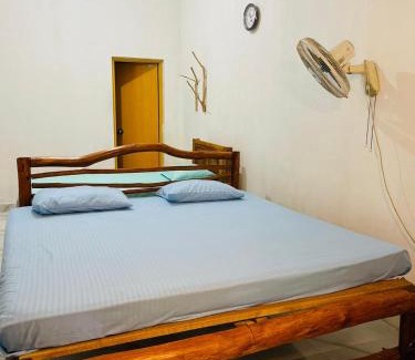 Sevanagala Cama Y Desayuno | Gajaya Elephant Safari Homestay