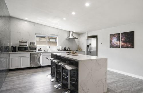 Southwest Anaheim Casa | Galactic Getaway Close to Disney with Pool and Games