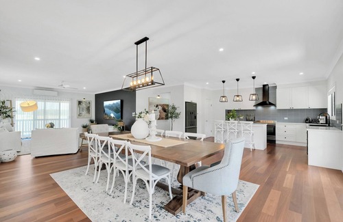 Repton Casa | Galahs by the River Collection – Exclusive Estate Stay in Repton