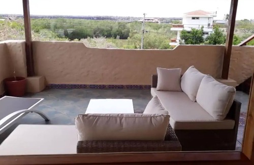 Puerto Ayora Casa | Galapagos Shangri-La pool footsteps to the beach