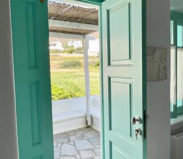 Exomvourgo Apartamento | Galatea House First floor with terraces