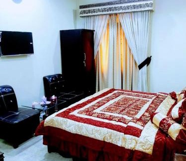 Gulshan-E-Jamal Cama Y Desayuno | Galaxy Inn - Near Jinnah International Airport Branch
