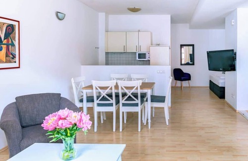 Warnemuende Apartamento | Galeere Summary: Comf