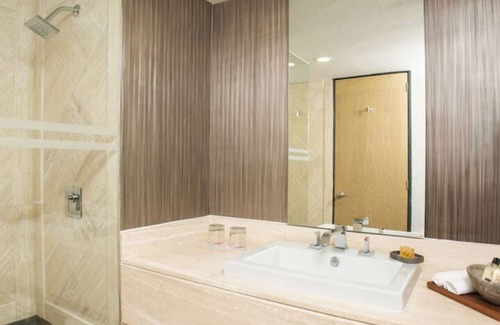 Zona Rosa de la Ciudad de México Hotel | Galeria Plaza Reforma - Master Suite