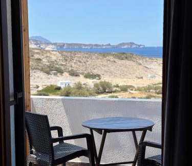 Milos Hotel | Galini