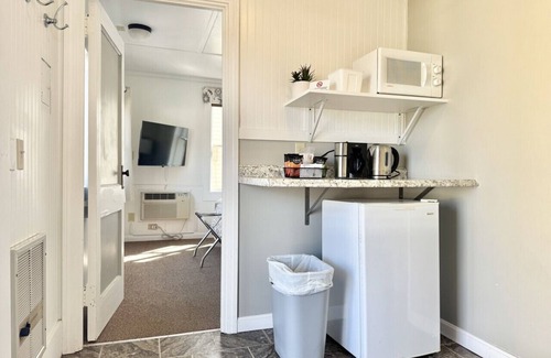 Hulls Cove Cabina | Gallagher's Travels Cabin Two (2 Bedroom)