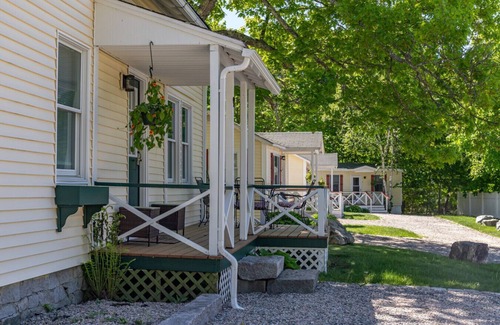 Hulls Cove Cabina | Gallagher's Travels Cabin Two (2 Bedroom)