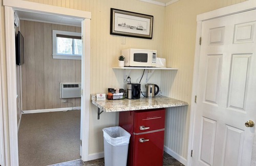 Hulls Cove Cabina | Gallagher's Travels Cabin Four (Two Bedroom)
