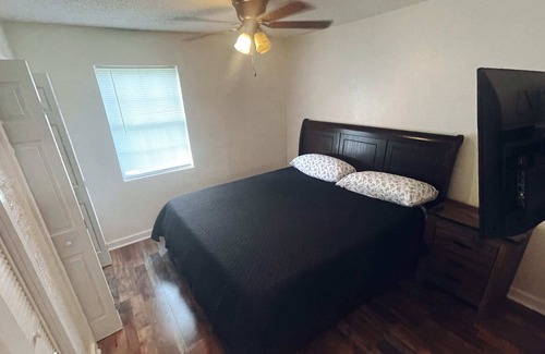 Gallatin Casa | Gallatin home minutes from everything!