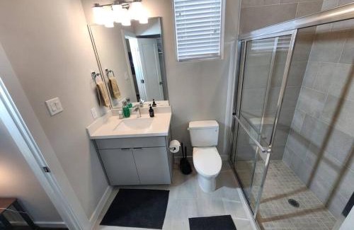 Uptown Apartamento | Galleria Premium 3 Story Home Sleeps 8