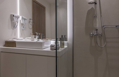 Piraeus Hotel | Gallery Suites & Residences, Piraeus