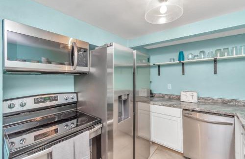 San Jacinto Casa | Galveston Studio - Sleeps 7 - Minutes to Beach !