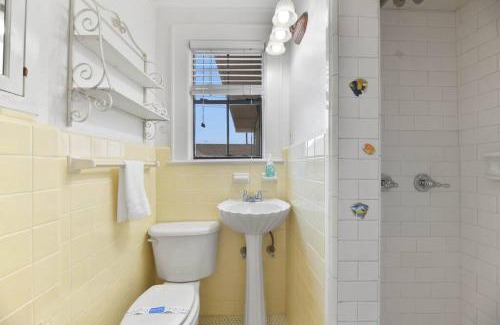 San Jacinto Casa | Galvez Oceanview Retreat Walk to Beach or Pleasure Pier