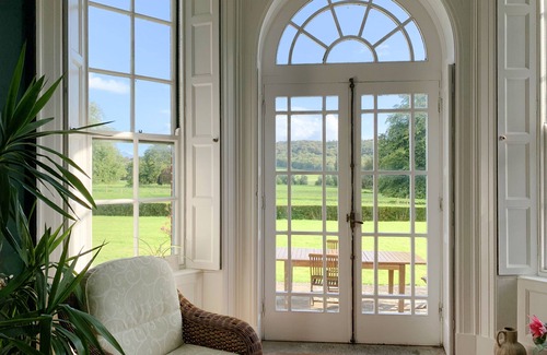 Tuam Otro | Galway's CastleHacket House King's Room