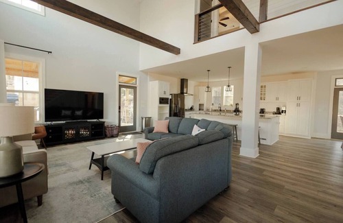 Dahlonega Casa | Game & Movie Room, Minutes to Wine, Weddings &Town