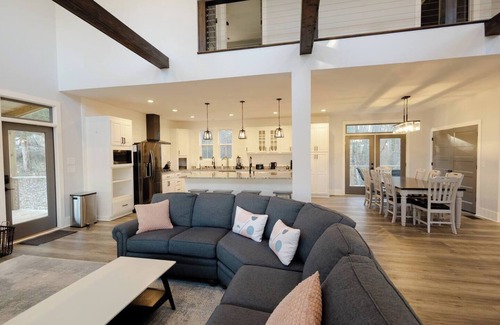 Dahlonega Casa | Game & Movie Room, Minutes to Wine, Weddings &Town
