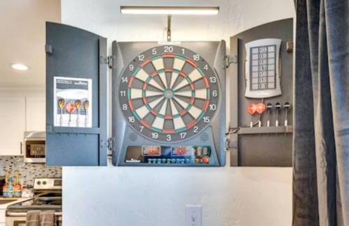 Southeast Boise Casa | Game Night Condo w/Darts, Pool and More