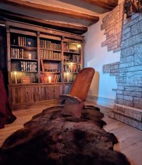 Chateauneuf-en-Thymerais Apartamento | Game Room - Secret du 13e Jour by cles-dailleurs
