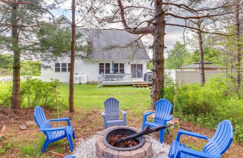 Tobyhanna Casa | Game Room and Fire Pit Poconos Family Getaway